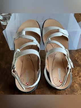 Revere White Multi-Strap Comfort Sandals- NEW- Sz 8
